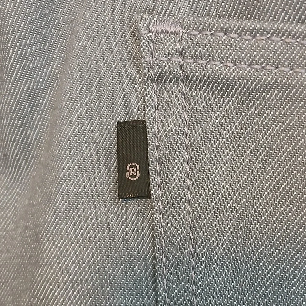 Vintage Levi's 562 Loose Straight Fit Line 8 Jeans Mens Denim Gray Size 34 x 32
